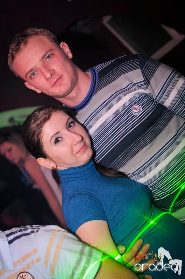 Black & White Party în Atti's, 