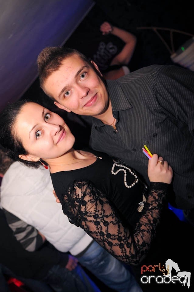 Black & White Party în Atti's, 
