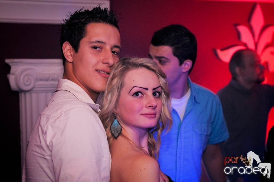 Black & White Party în Atti's, 