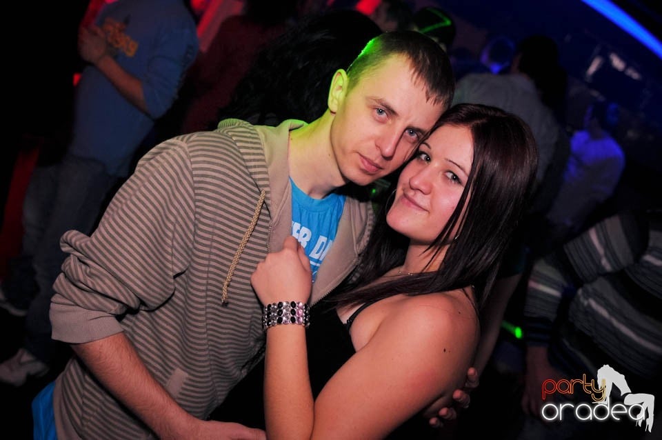 Black & White Party în Atti's, 