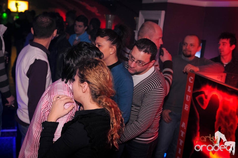 Black & White Party în Atti's, 