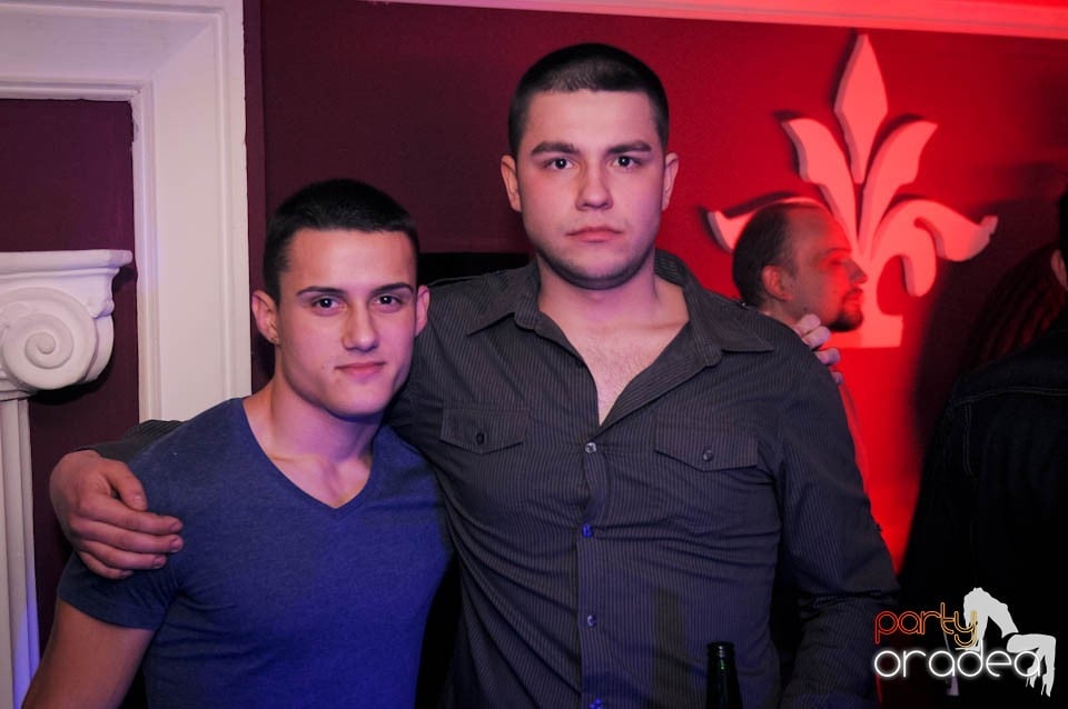 Black & White Party în Atti's, 