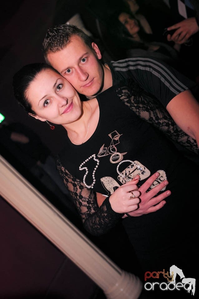 Black & White Party în Atti's, 