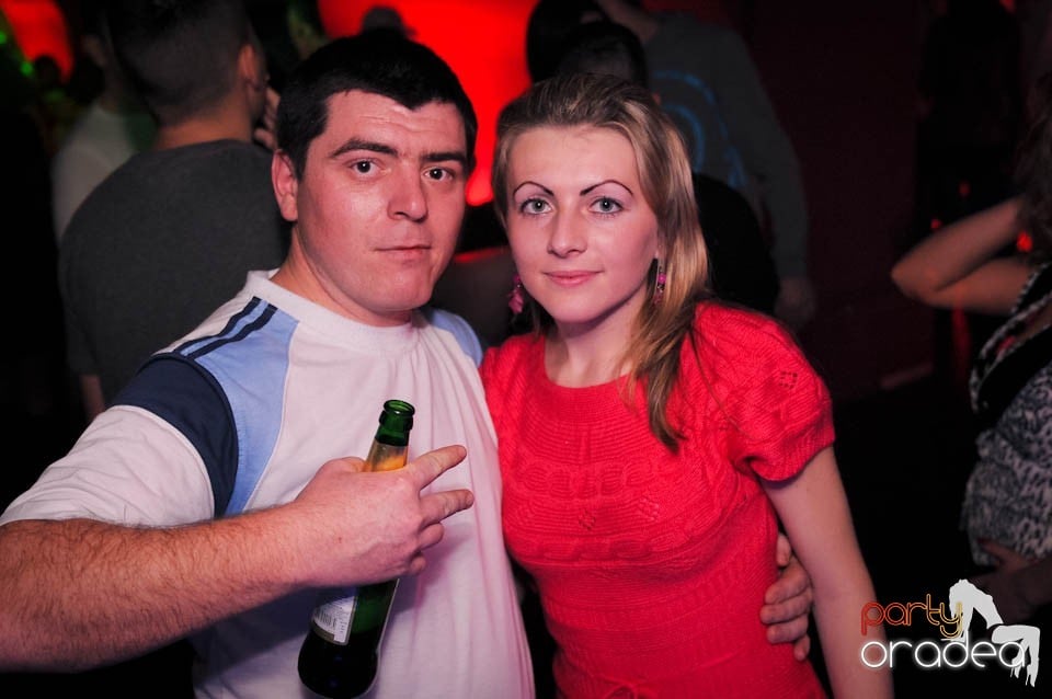 Black & White Party în Atti's, 