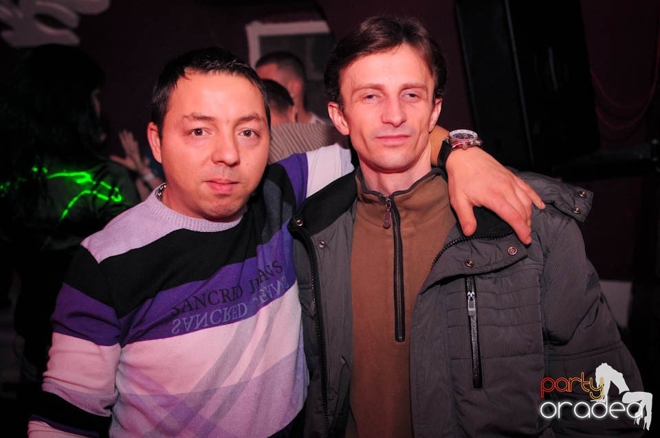 Black & White Party în Atti's, 