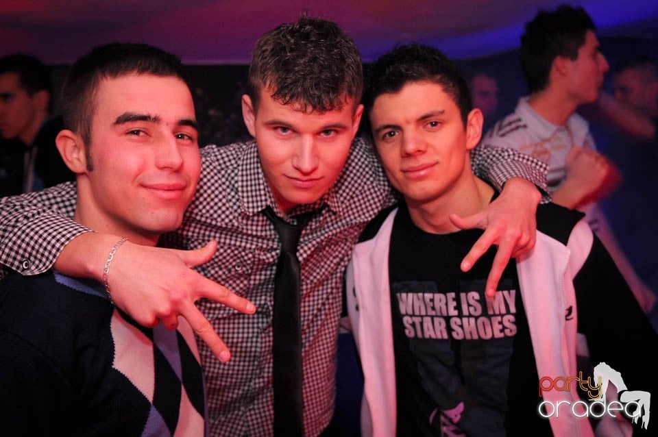 Black & White Party în Atti's, 