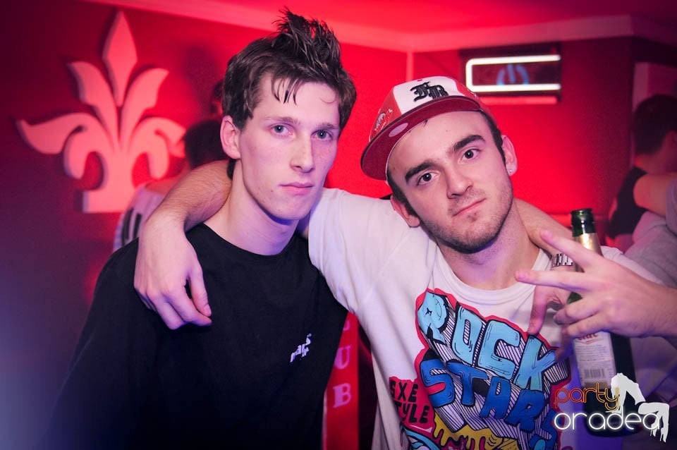 Black & White Party în Atti's, 