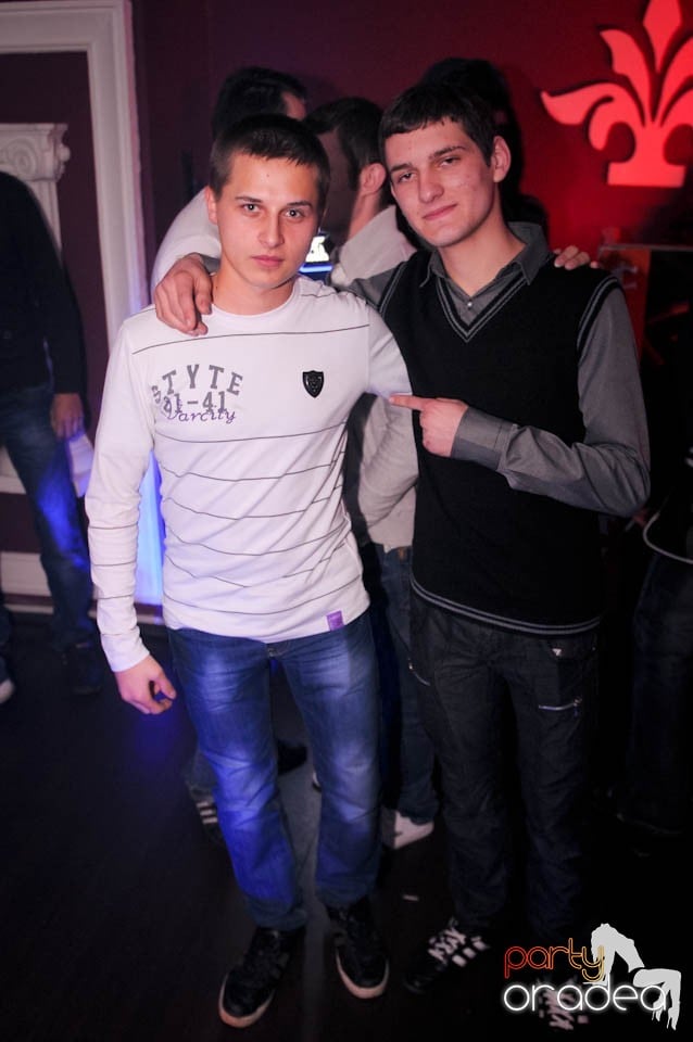 Black & White Party în Atti's, 