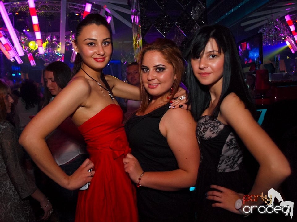 Black & White Party în The One Café & Club, 