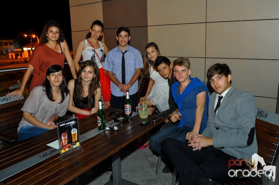 Blondy's Art Café: Dance all night!, 