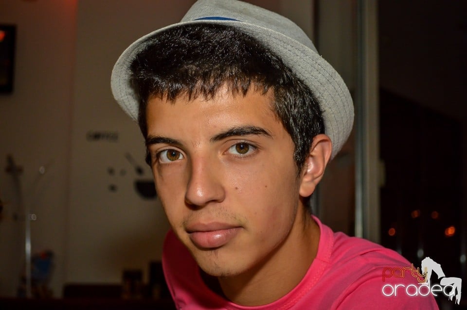 Blondy's Art Café - Karaoke, 