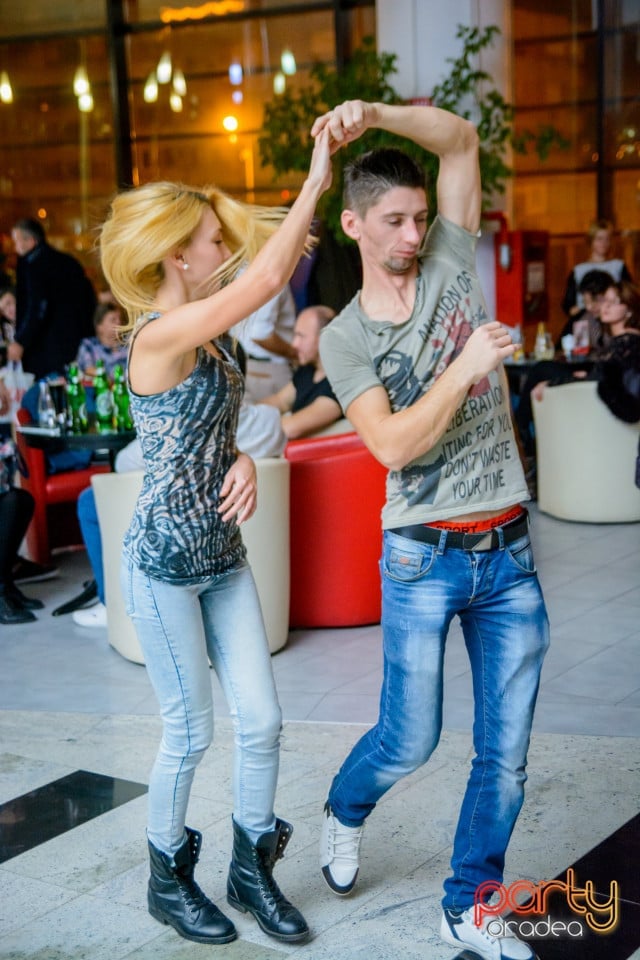 Blondy's Art Café - Karaoke, 