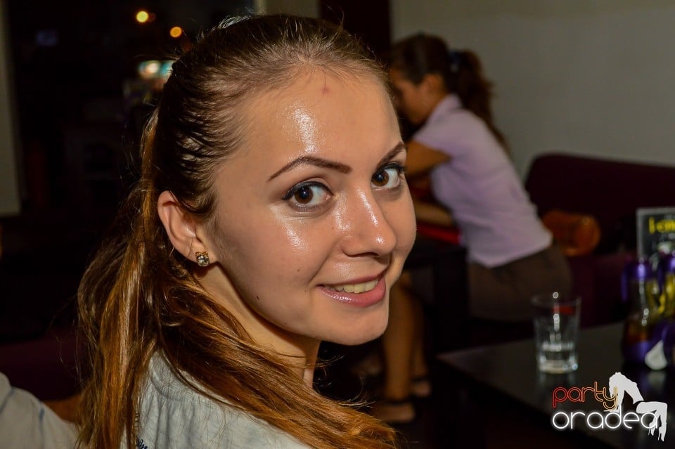 Blondy's Art Café - Karaoke, 