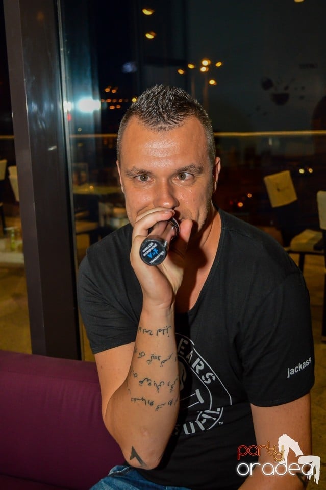 Blondy's Art Café - Karaoke, 