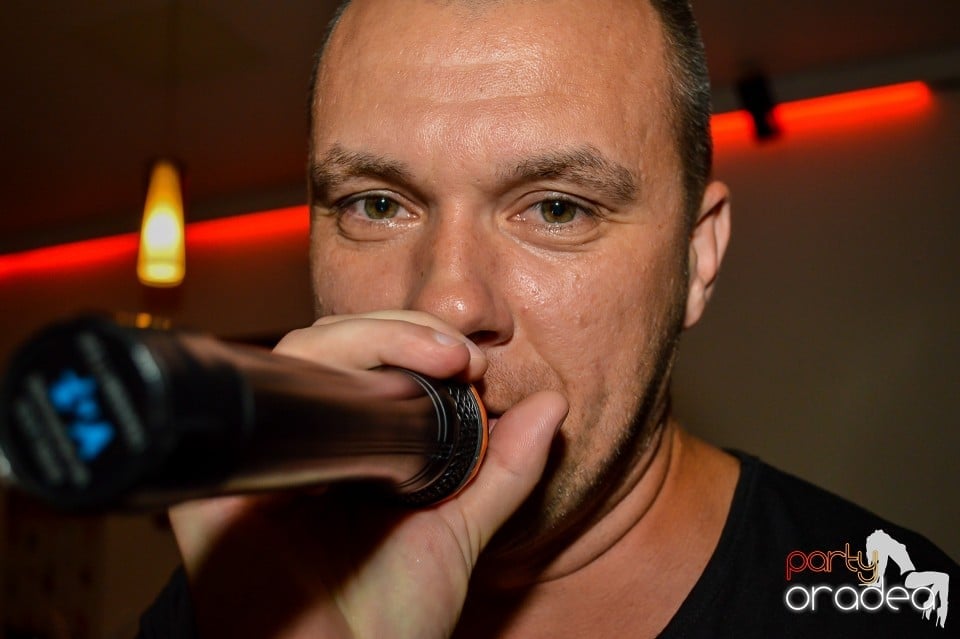 Blondy's Art Café - Karaoke, 