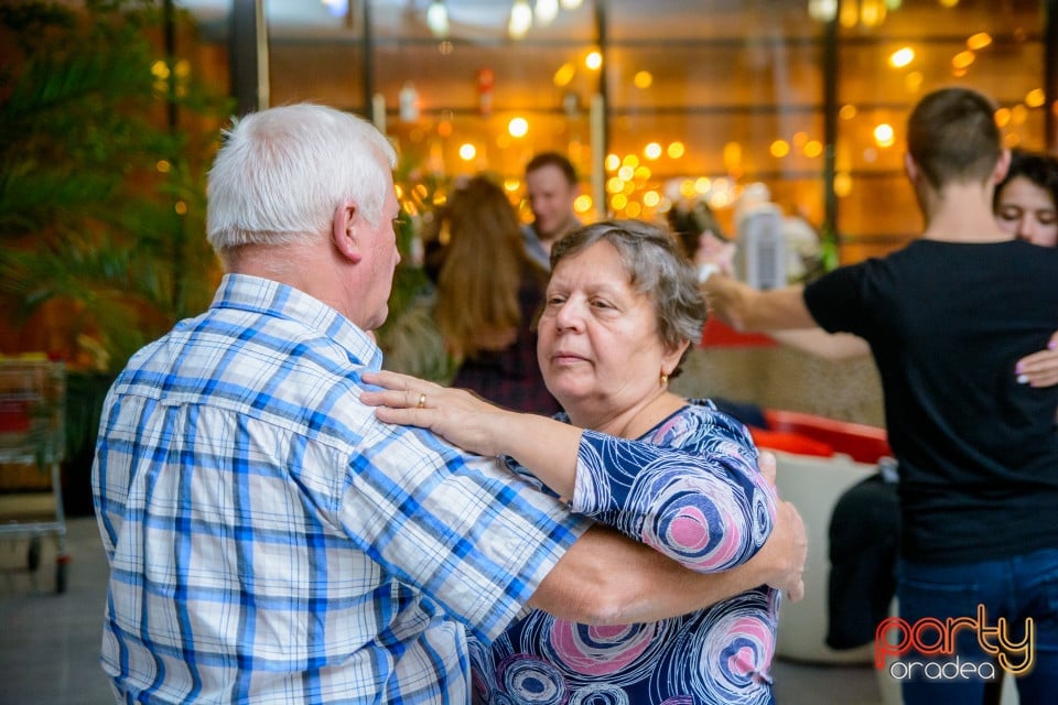 Blondy's Art Café - Karaoke, 