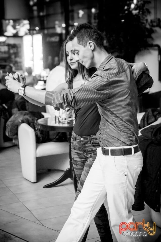 Blondy's Art Café - Karaoke, 