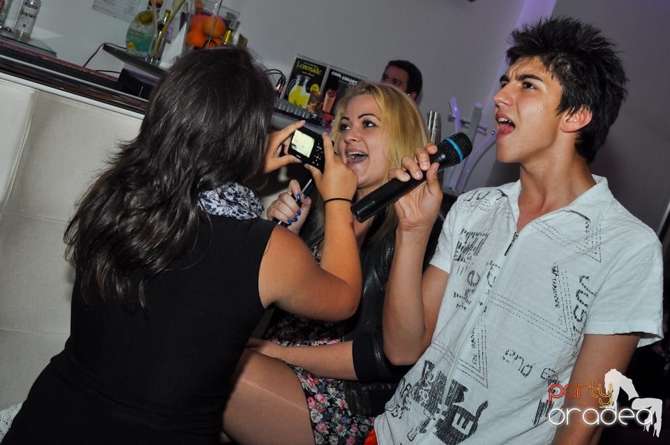 Blondy's Karaoke Party, 