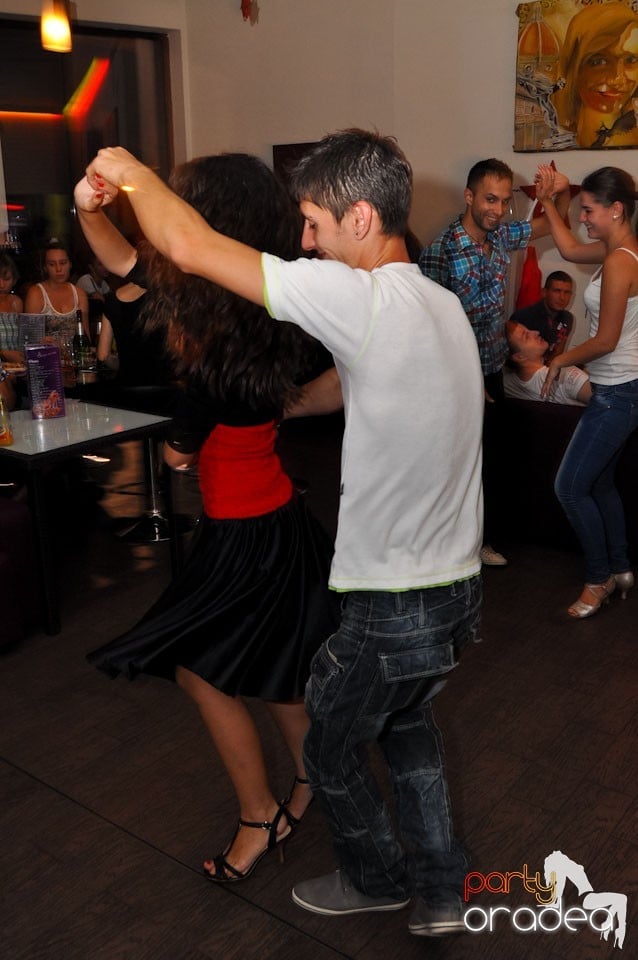 Blondy's - Seară de dans, 