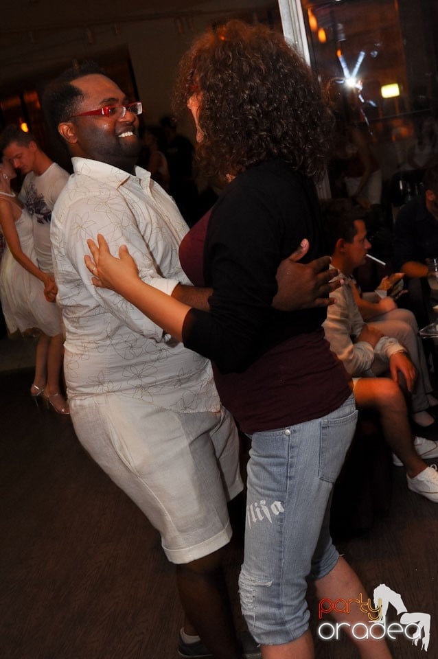 Blondy's - Seară de dans, 