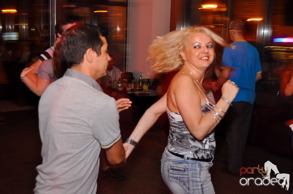 Blondy's - Seară de dans, 