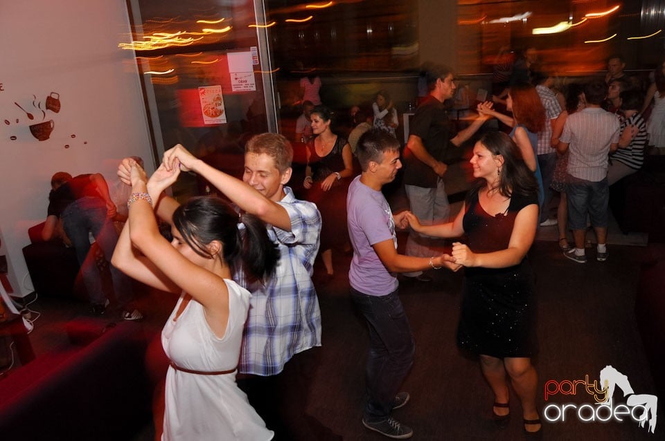 Blondy's - Seară de dans, 