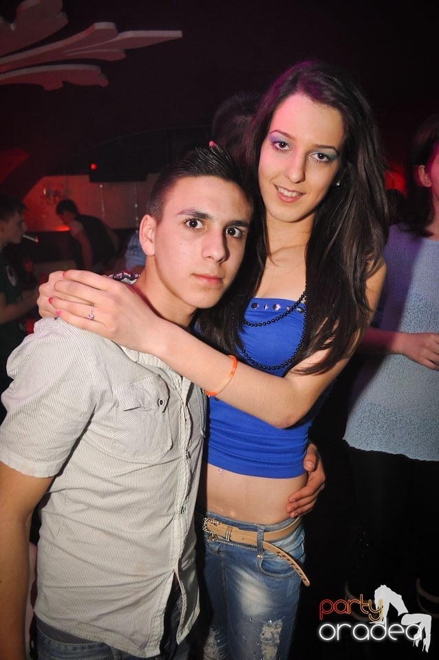 Bomba Party în Club Atti's, 