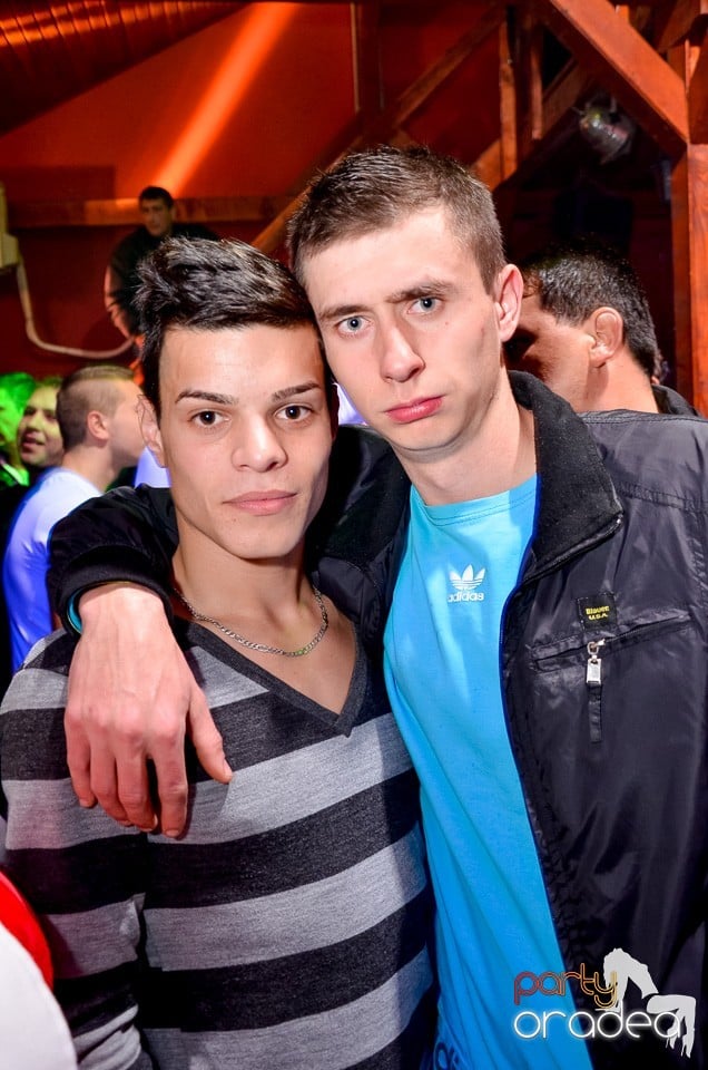 Bomba Party în Disco Faház, 