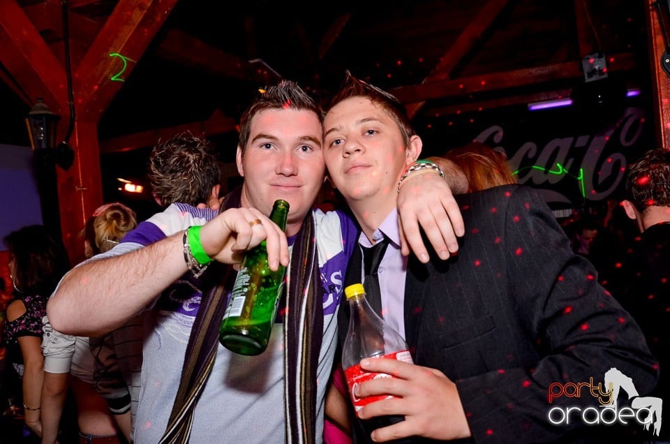 Bomba Party în Disco Faház, 