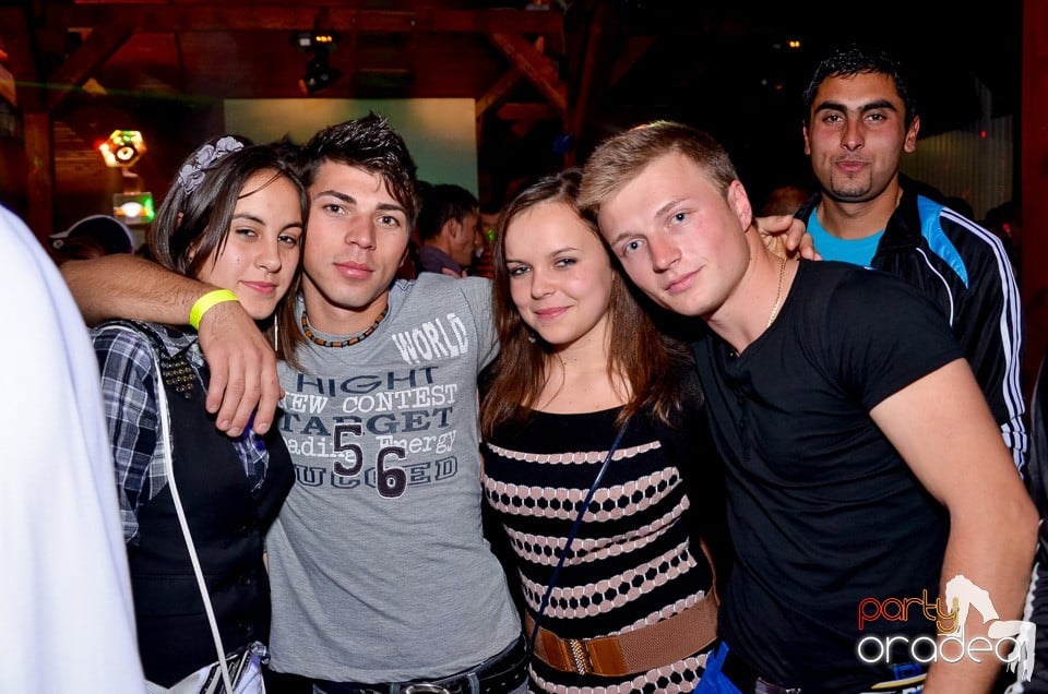 Bomba Party în Disco Faház, 