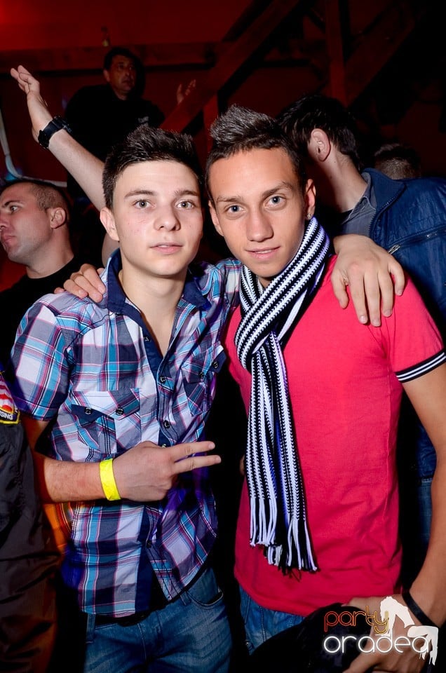 Bomba Party în Disco Faház, 