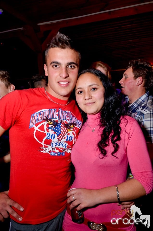 Bomba Party în Disco Faház, 