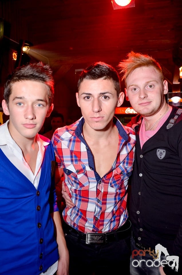 Bomba Party în Disco Faház, 