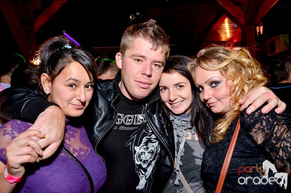 Bomba Party în Disco Faház, 