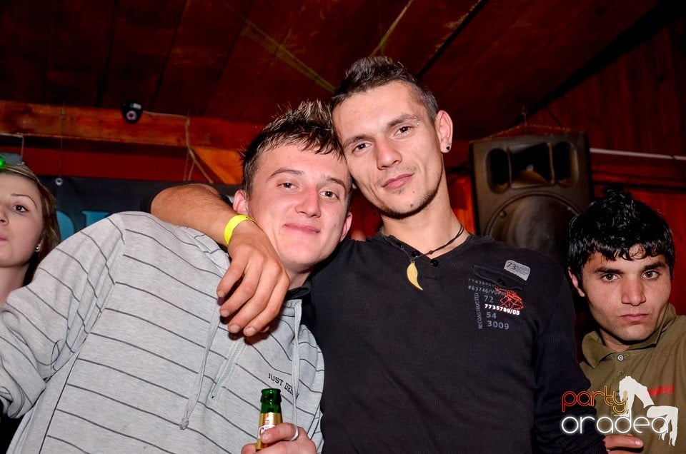 Bomba Party în Disco Faház, 