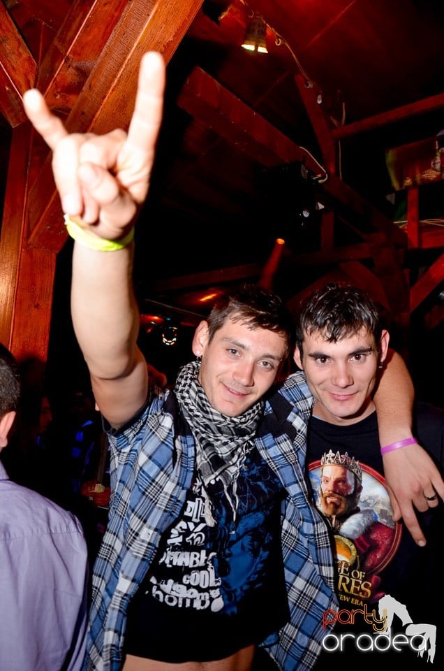 Bomba Party în Disco Faház, 