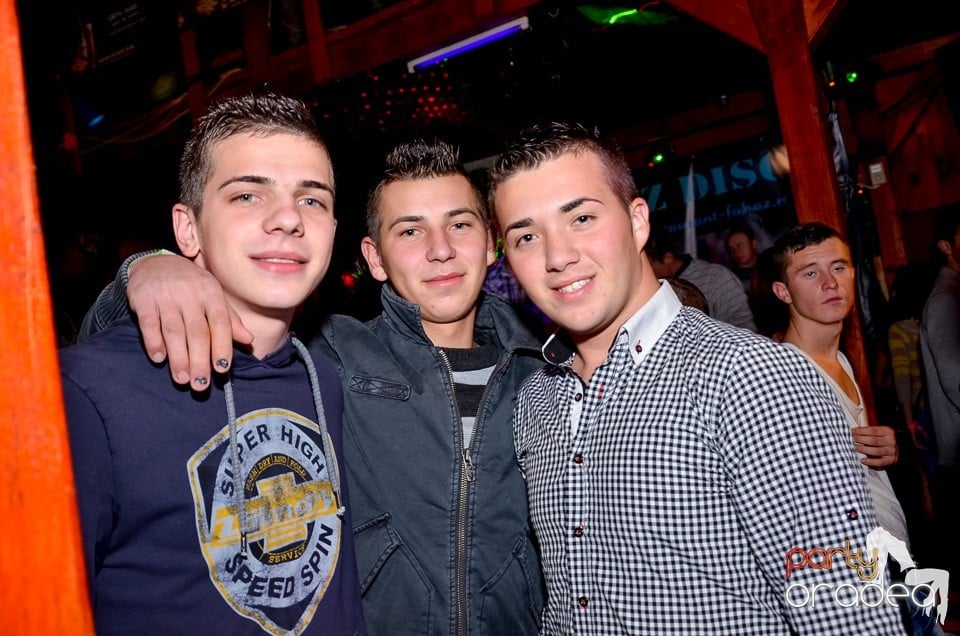 Bomba Party în Disco Faház, 