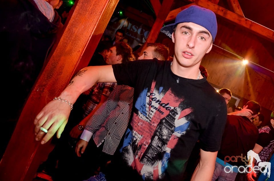 Bomba Party în Disco Faház, 