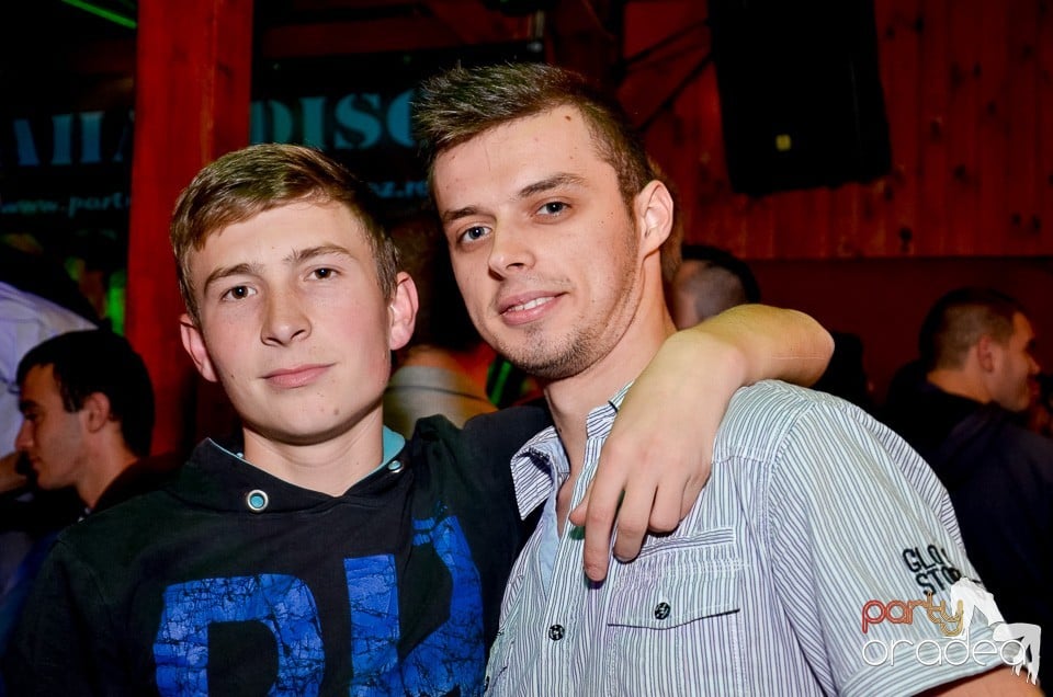 Bomba Party în Disco Faház, 