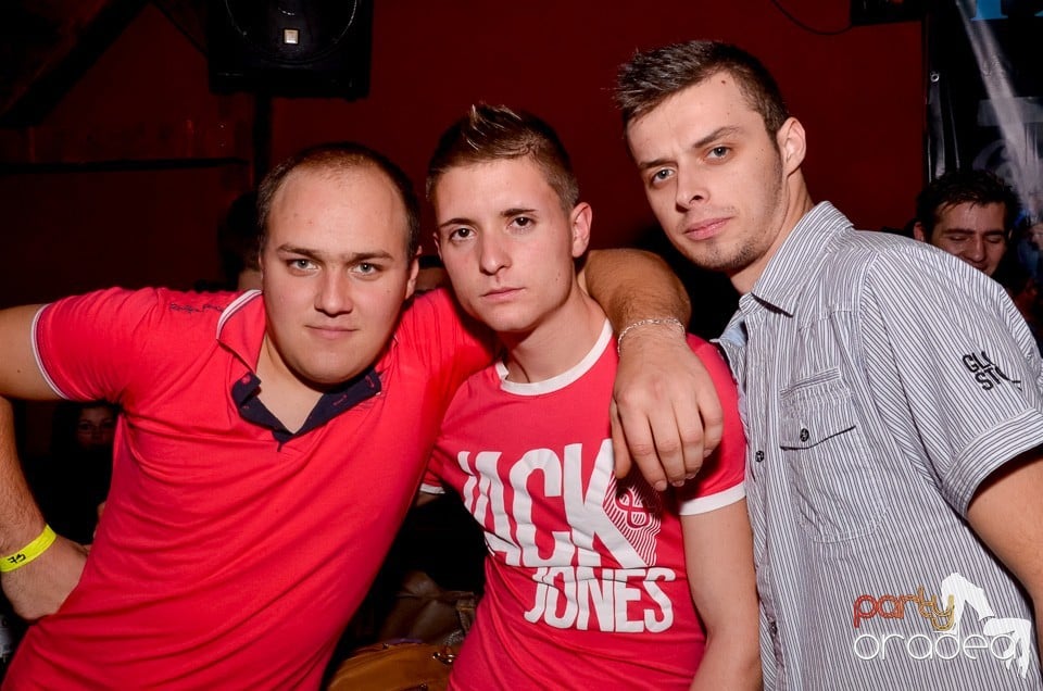 Bomba Party în Disco Faház, 