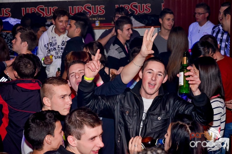 Bomba Party în Disco Faház, 