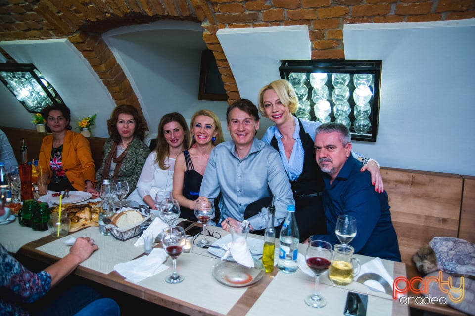 Vineri seara în Restaurant Borsalino, Borsalino