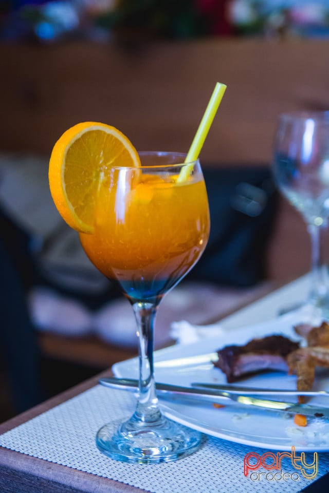 Vineri seara în Restaurant Borsalino, Borsalino