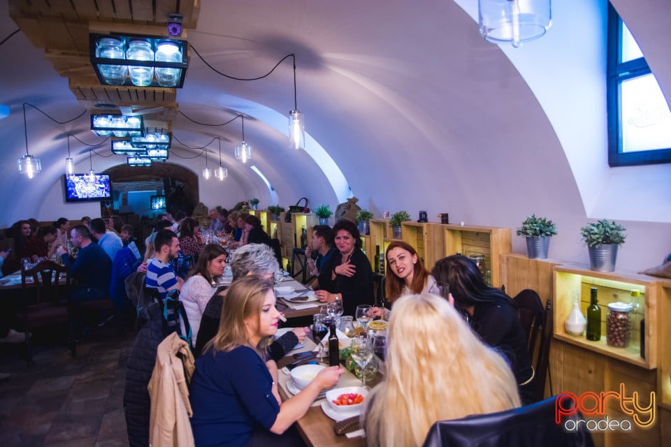 Vineri seara în Restaurant Borsalino, Borsalino