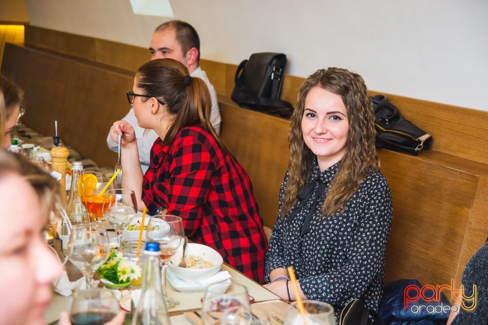 Vineri seara în Restaurant Borsalino, Borsalino