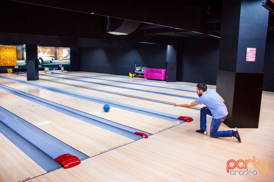Bowling Tournament, Billy Art Club