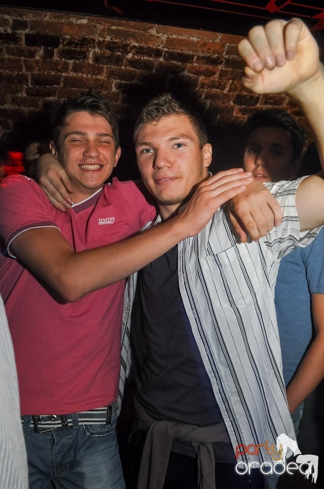 Carlsberg Summer Party continuă, 