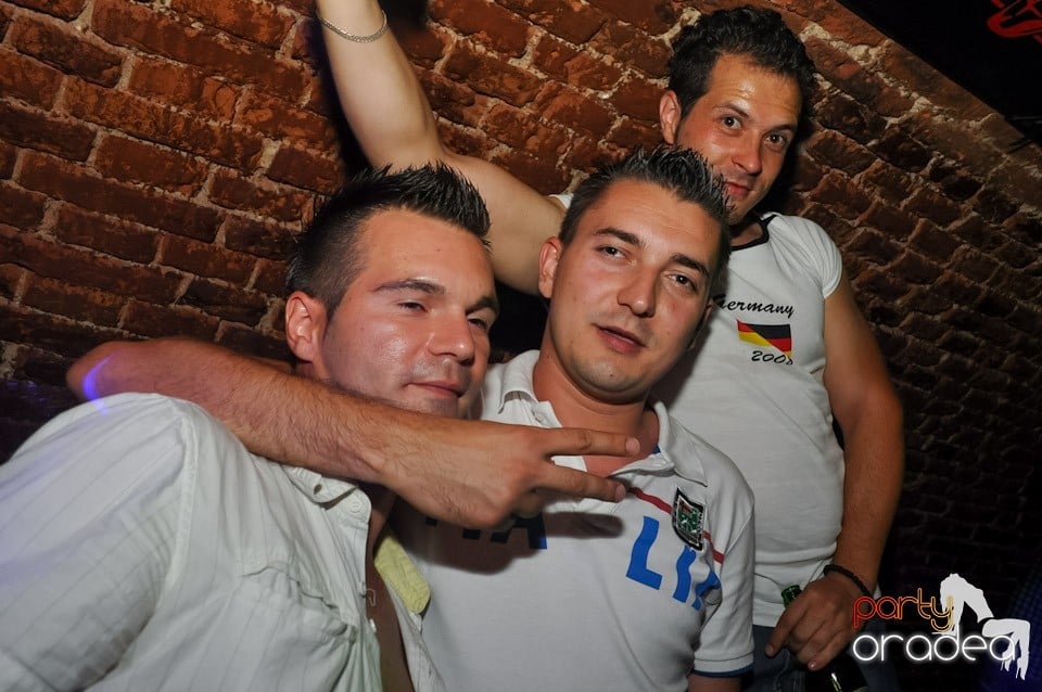 Carlsberg Summer Party continuă, 