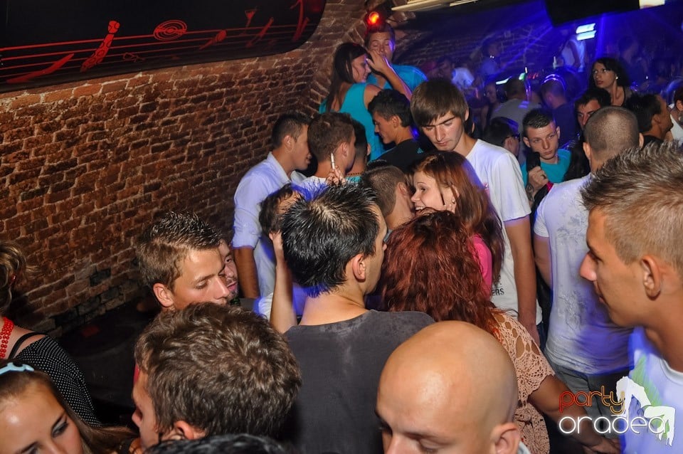 Carlsberg Summer Party continuă, 