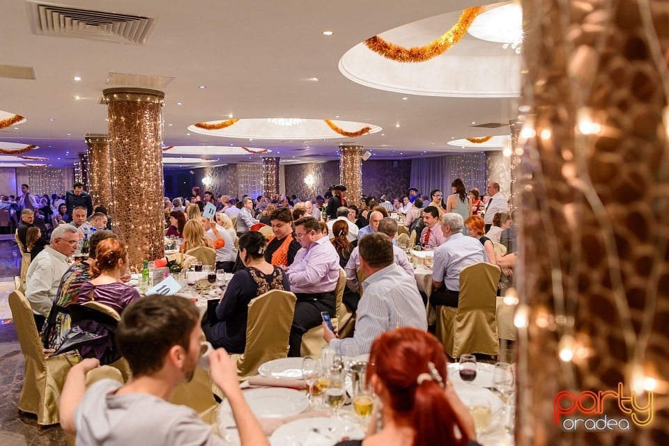 Carnaval în Hotel Internaţional, Hotel Internaţional